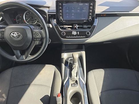 Used 2022 Toyota Corolla LE FWD image 11