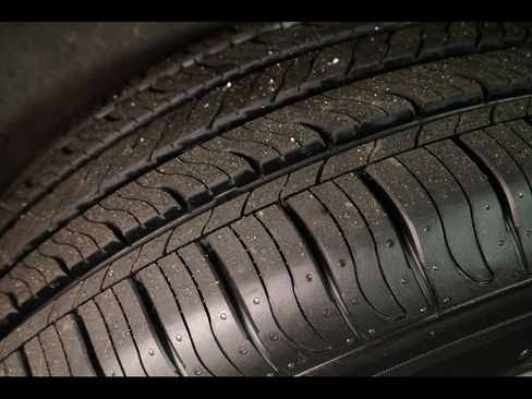 Used 2022 GMC Terrain SLE w/ Driver Convenience Package image 14