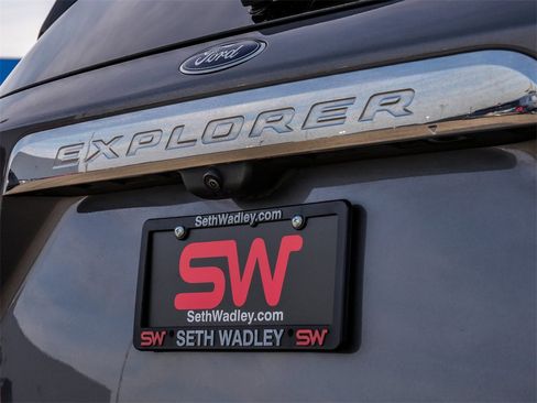 Used 2024 Ford Explorer XLT w/ Equipment Group 202A image 10