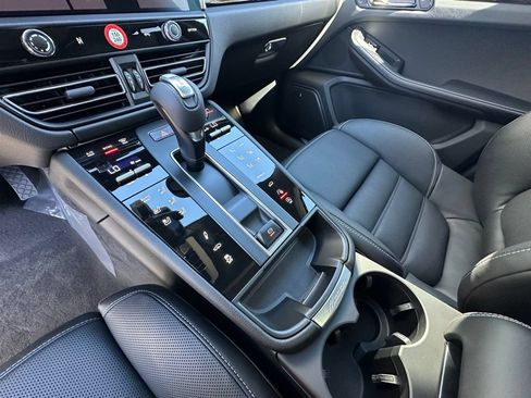 Used 2026 Porsche Macan S AWD/4WD image 30