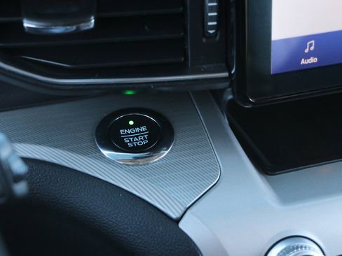 Used 2021 Ford Explorer XLT w/ Equipment Group 202A image 23