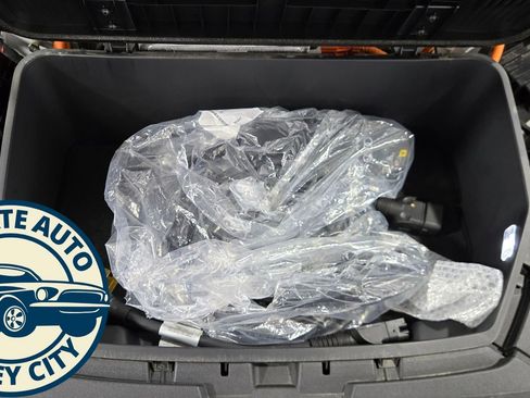 Used 2024 Audi Q8 e-tron Premium Plus image 40