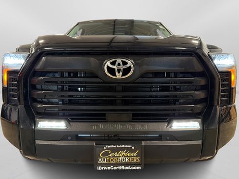 Used 2022 Toyota Tundra SR5 AWD/4WD image 10