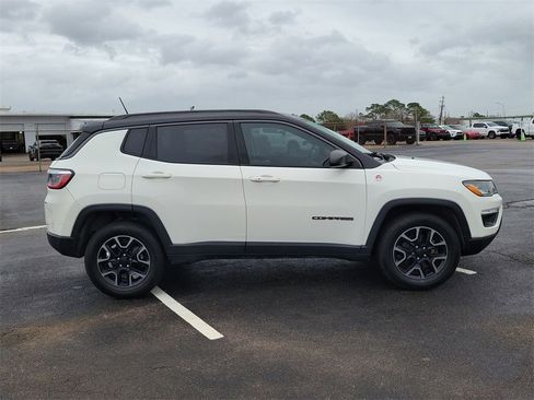 Used 2018 Jeep Compass Trailhawk w/ Cold Weather Group image 18