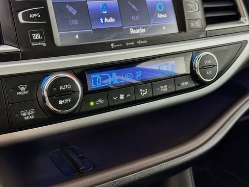 Used 2019 Toyota Highlander Limited AWD/4WD image 13