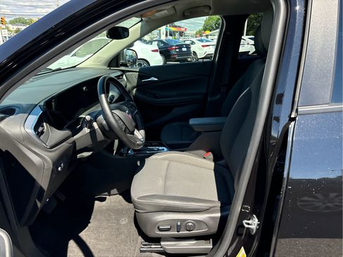 Certified 2024 Buick Encore GX Preferred w/ Comfort Package AWD/4WD image 9