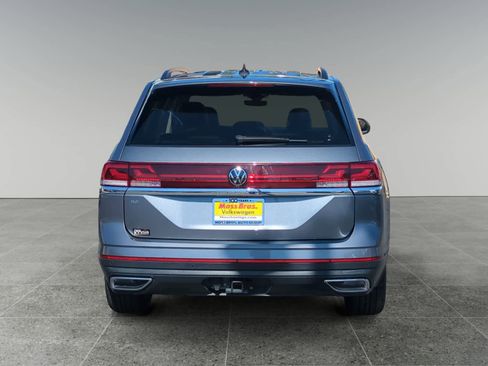 Used 2024 Volkswagen Atlas SE image 4