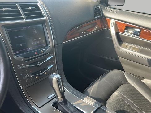 Used 2013 Lincoln MKX AWD image 17