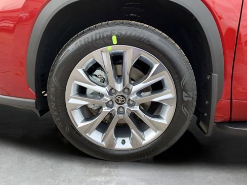 New 2026 Toyota Highlander Limited image 30