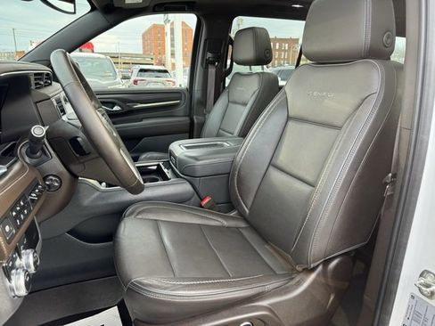 Used 2023 GMC Yukon Denali image 13