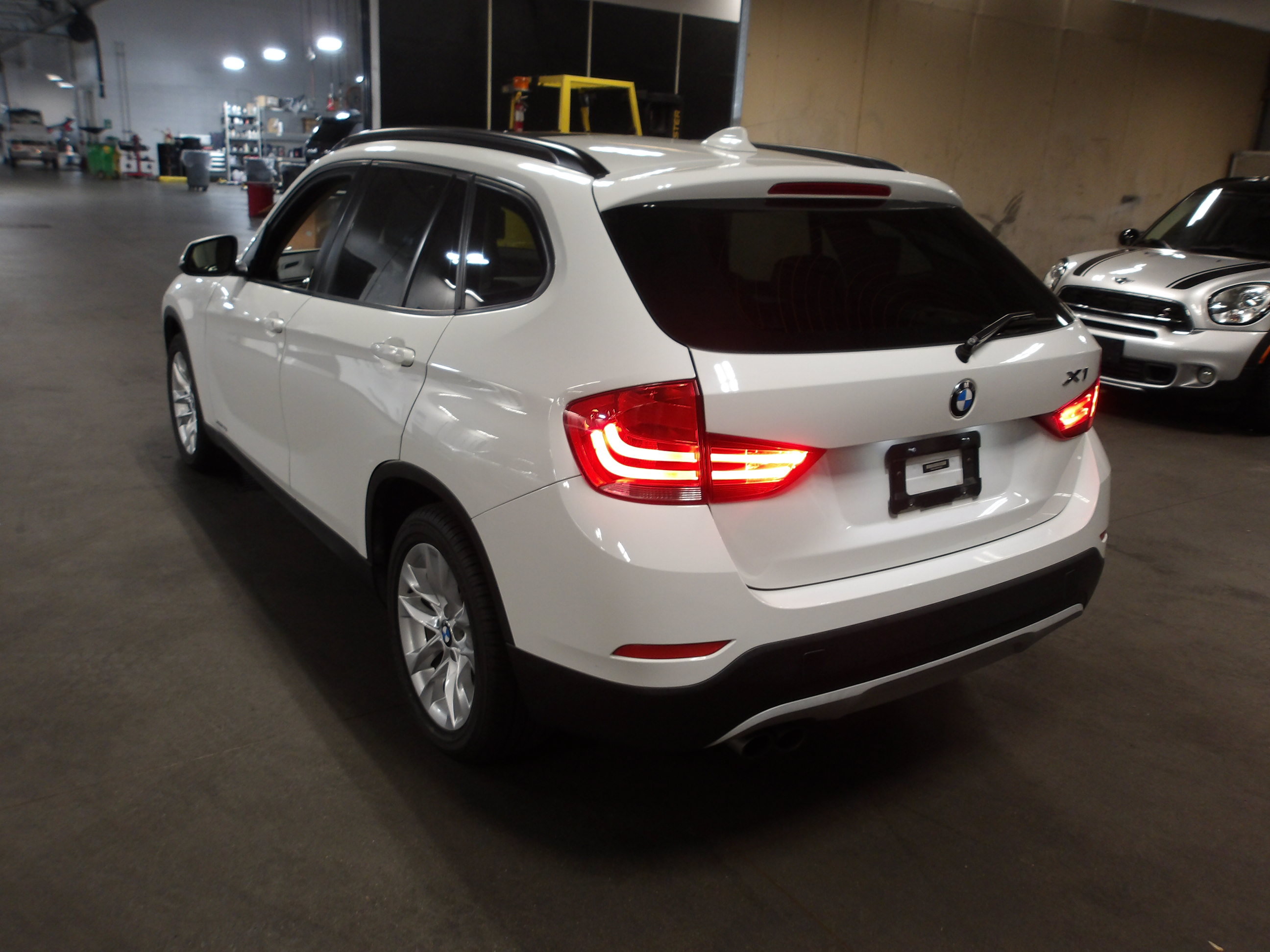 Used 2015 BMW X1 xDrive28i AWD/4WD image 3