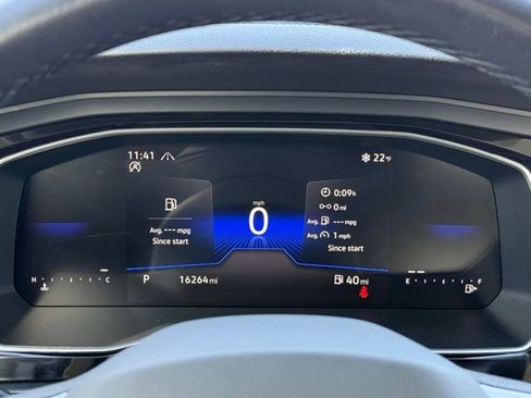 Used 2024 Volkswagen Jetta SE w/ Panoramic Sunroof Package image 32