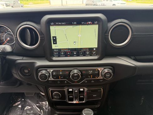Used 2021 Jeep Gladiator Overland w/ Popular Equipment Package AWD/4WD image 30