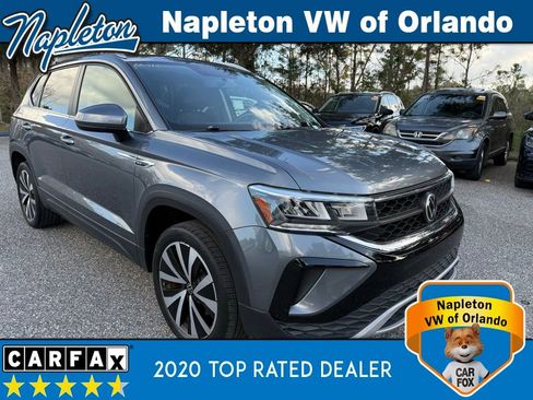 Used 2022 Volkswagen Taos SE image 3