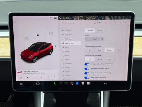 Used 2021 Tesla Model Y Long Range AWD/4WD image 25