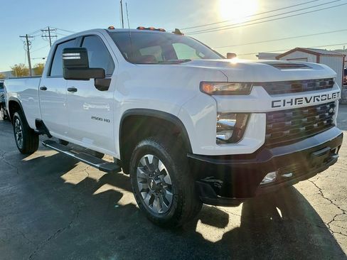 Used 2022 Chevrolet Silverado 2500 Custom w/ Custom Value Package image 6