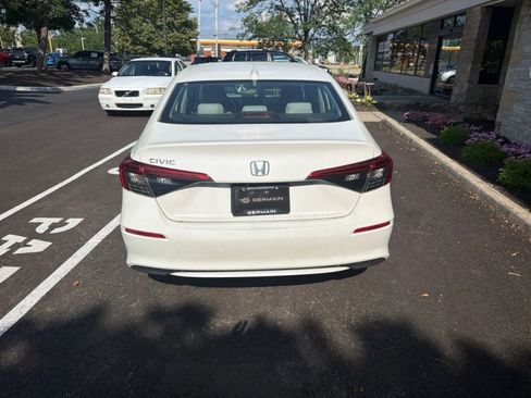 Used 2024 Honda Civic EX image 11