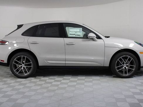 New 2026 Porsche Macan image 8