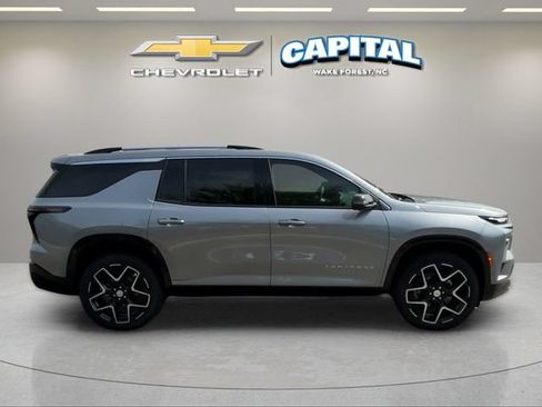Used 2026 Chevrolet Traverse High Country FWD image 6