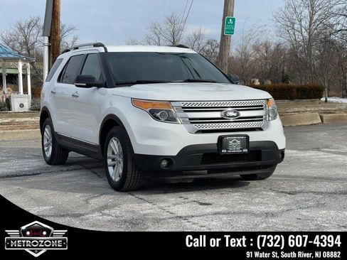 Used 2015 Ford Explorer XLT image 12