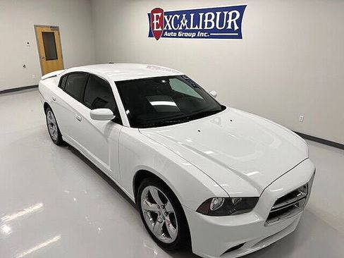 Used 2014 Dodge Charger SXT Plus image 30