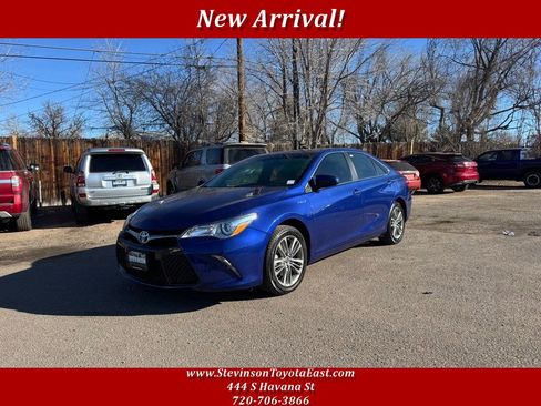 Used 2015 Toyota Camry SE w/ Moonroof Package image 1