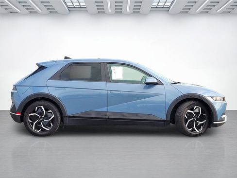 Certified 2024 Hyundai Ioniq 5 SEL image 3