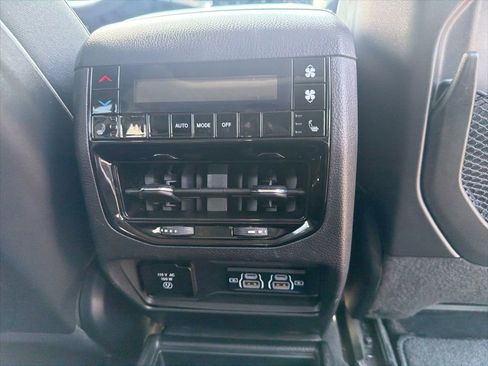Used 2023 Jeep Grand Cherokee L Limited AWD/4WD image 24
