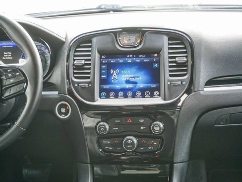 Used 2017 Chrysler 300 S RWD image 16