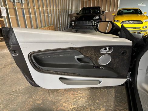 Used 2019 Aston Martin DB11 Volante RWD image 12