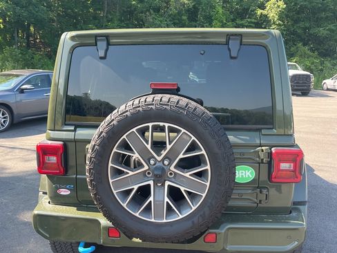 Used 2024 Jeep Wrangler High Altitude AWD/4WD image 11