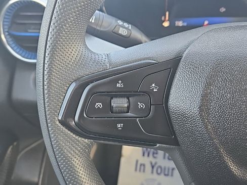 Used 2025 Chevrolet Trax LT image 18