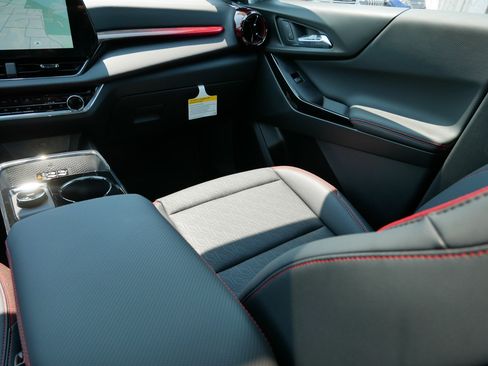 New 2027 Chevrolet Equinox RS w/ Safety and Technology Package AWD/4WD image 15