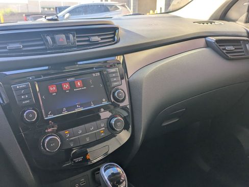 Used 2021 Nissan Rogue Sport S image 15