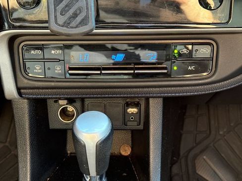 Used 2018 Toyota Corolla SE FWD image 26