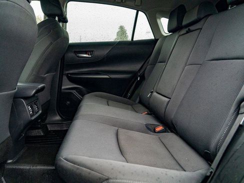 Used 2021 Toyota Venza LE image 26