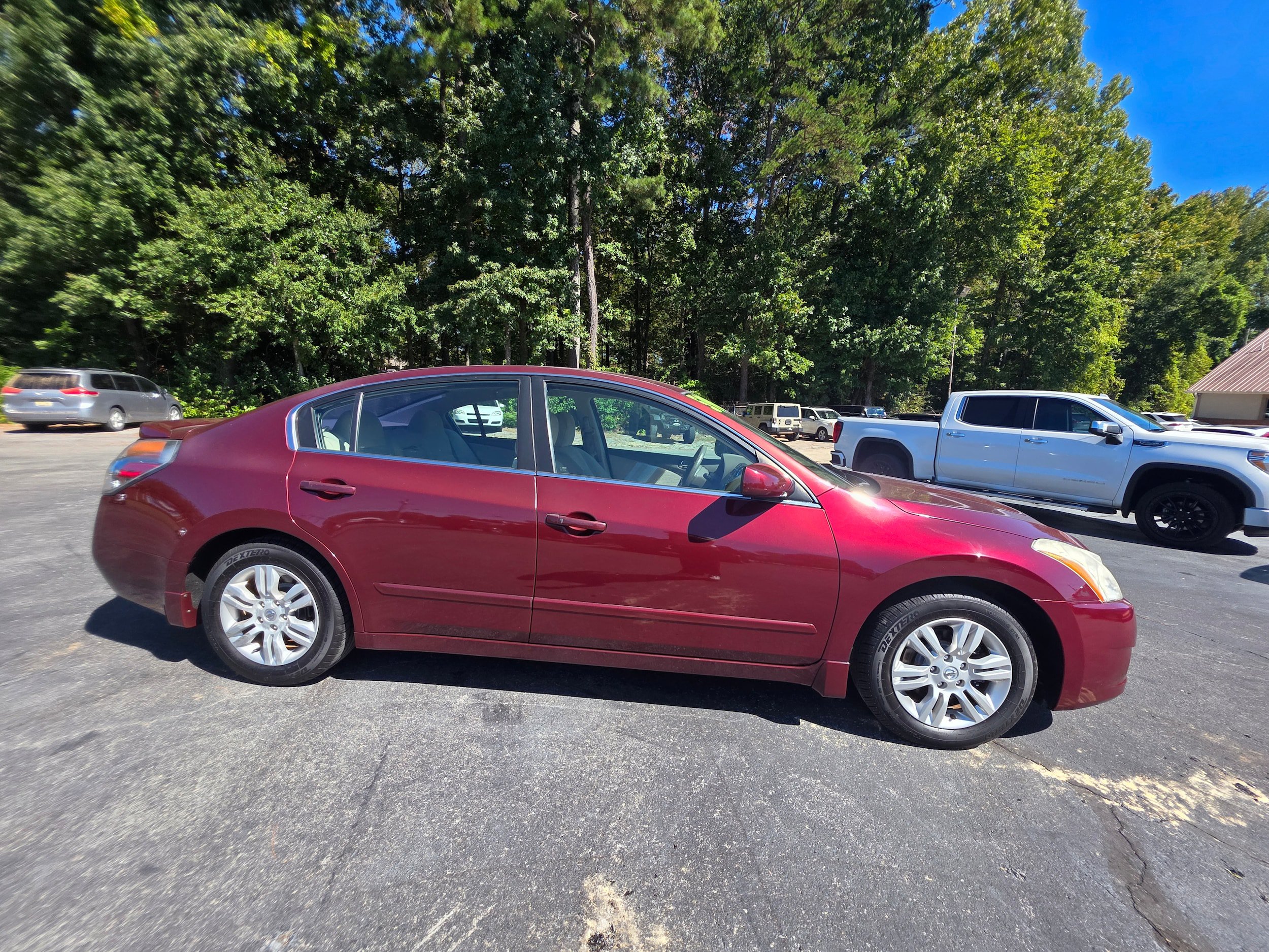 Used 2011 Nissan Altima 2.5 S w/ Special Edition Pkg FWD image 4