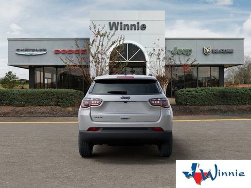 New 2026 Jeep Compass Latitude image 8