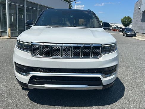 Used 2023 Jeep Grand Wagoneer Series III AWD/4WD image 8