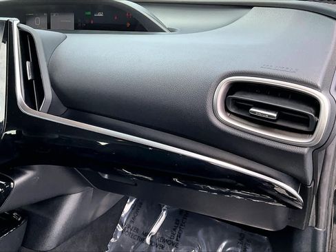 Used 2022 Toyota Prius Prime XLE FWD image 18