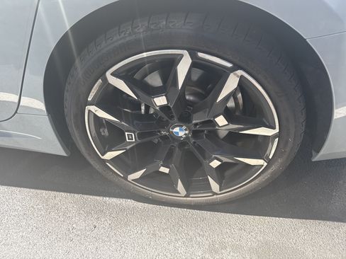 Used 2025 BMW 330i Sedan w/ M Sport Package RWD image 10