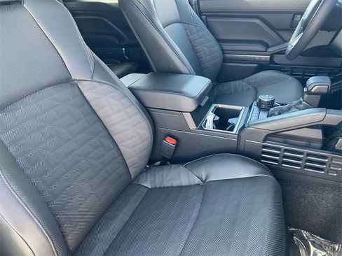 Certified 2025 Toyota 4Runner TRD Off-Road Premium image 13