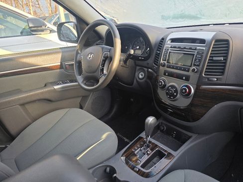 Used 2012 Hyundai Santa Fe GLS image 6