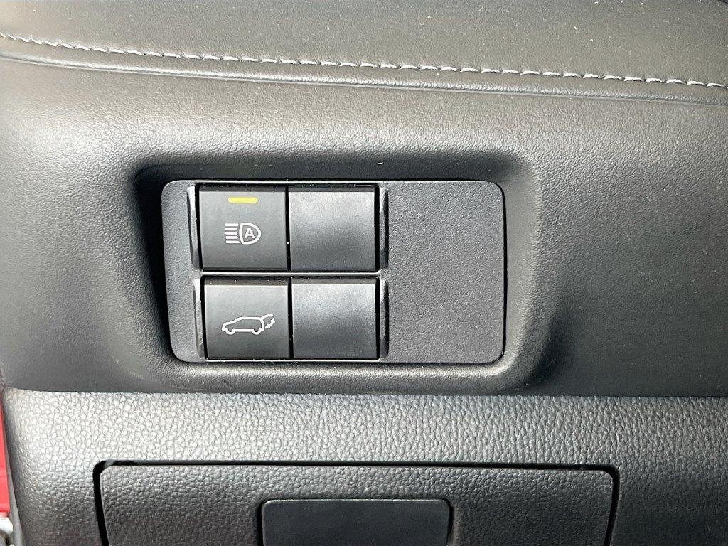 Used 2022 Toyota Highlander XSE FWD image 10