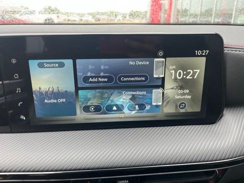 Used 2025 Nissan Kicks SR FWD image 15