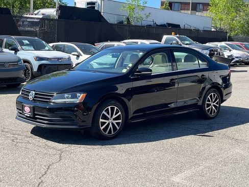 Used 2017 Volkswagen Jetta SE FWD image 5