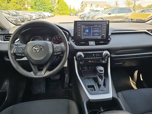 Used 2022 Toyota RAV4 LE AWD/4WD image 12