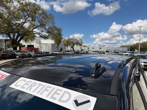 Used 2021 Chevrolet Suburban RST w/ Luxury Package image 11