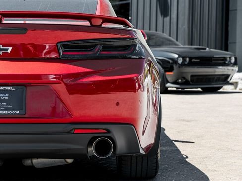 Used 2016 Chevrolet Camaro SS RWD image 15
