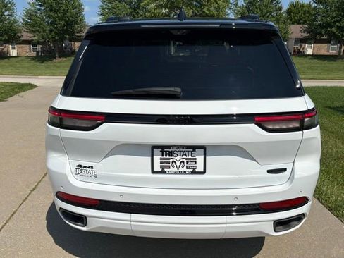 Used 2025 Jeep Grand Cherokee Summit AWD/4WD image 5